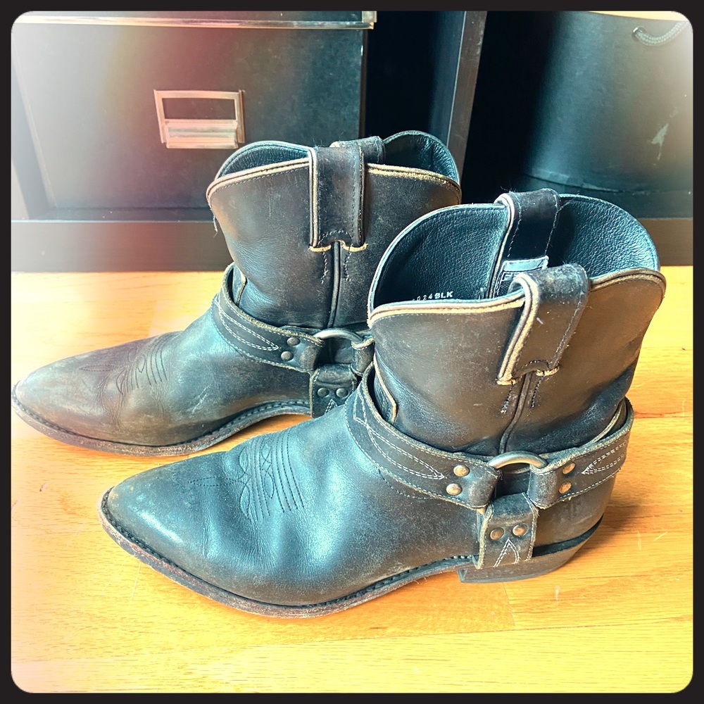 FRYE western booties - "Billy Harness Short Boot"